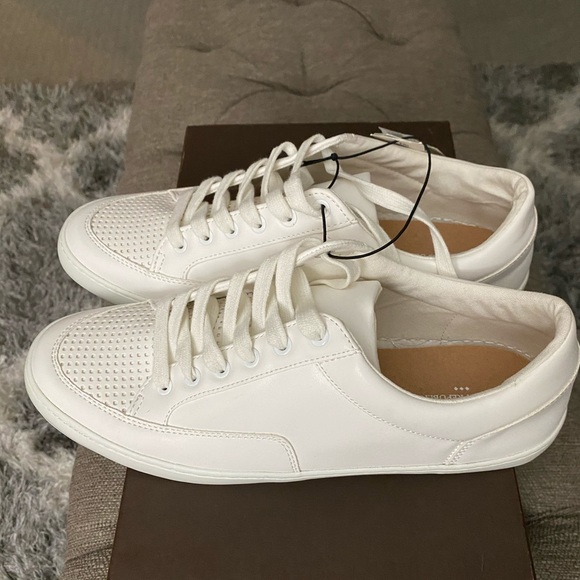 Banana Republic Sneakers - Picture 4 of 4